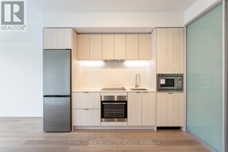 86 Dundas St W in Mississauga, ON - Building Photo - Building Photo