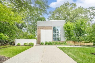 2269 Briarwood Hills Dr NE in Atlanta, GA - Building Photo - Building Photo