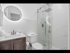 5040 NE 22nd Ave in Lighthouse Point, FL - Building Photo - Building Photo