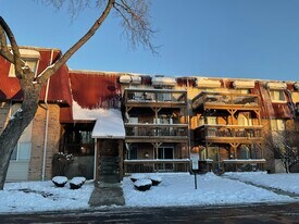 1850 Tall Oaks Dr in Aurora, IL - Building Photo