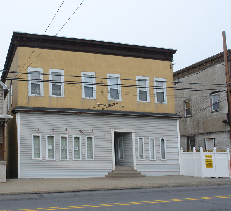 1027 Main Ave in Dickson City, PA - Building Photo