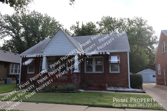 property at 667 S Eleventh St