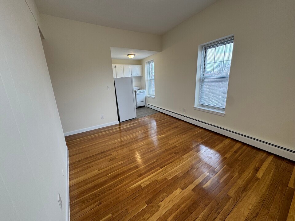 164 North Beacon St, Unit 12 in Boston, MA - Building Photo