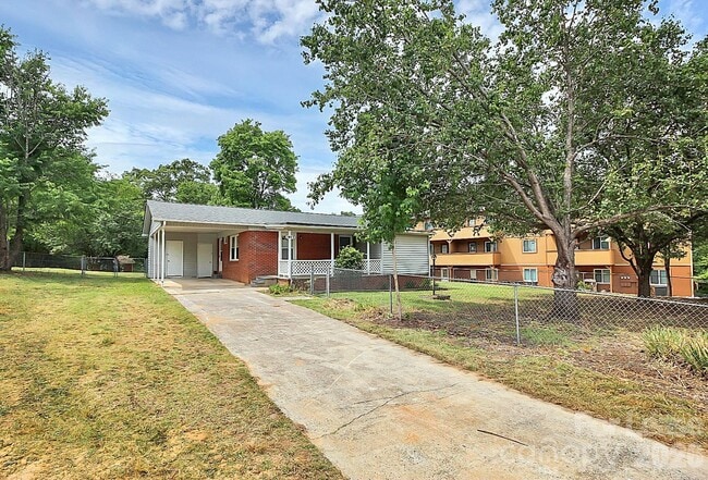 1017 McLain Rd in Kannapolis, NC - Building Photo - Building Photo