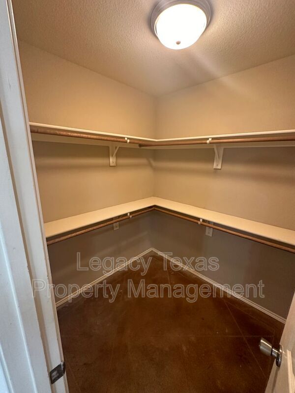 115 Janis St in Alvarado, TX - Building Photo - Building Photo