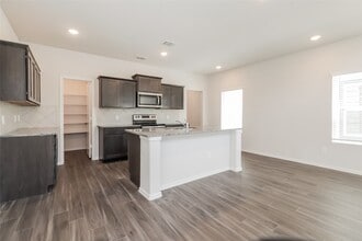 15216 Estrella Rd E in Houston, TX - Building Photo - Building Photo