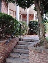 1845 Monroe Dr NE in Atlanta, GA - Foto de edificio - Building Photo