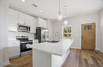 206 W Fox St in Hastings, FL - Building Photo - Building Photo