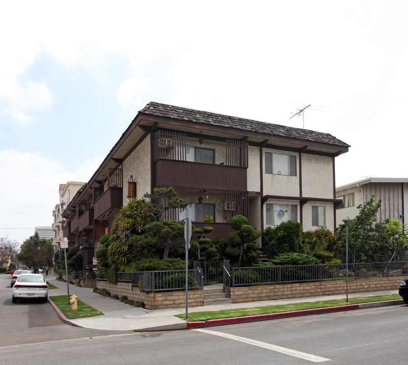 1602 Barry Ave in Los Angeles, CA - Building Photo