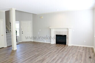 9219 Boehm Dr in Lenexa, KS - Building Photo - Building Photo