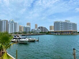 999 Brickell Bay Dr, Unit 1107 in Miami, FL - Building Photo