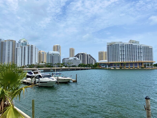 property at 999 Brickell Bay Dr