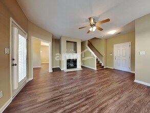 582 Cotton Brook Dr in Fuquay Varina, NC - Building Photo - Building Photo