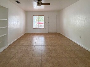 1048 SW 6th Dr in Gainesville, FL - Building Photo - Building Photo