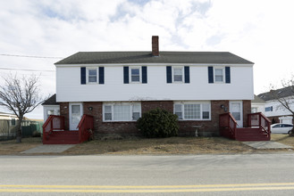 Brown Avenue Apartments in Hampton, NH - Building Photo - Building Photo