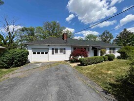 226 Orchard Ln in Harrisonburg, VA - Building Photo