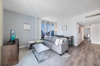 350 NE 24th St, Unit 1104 in Miami, FL - Building Photo - Building Photo