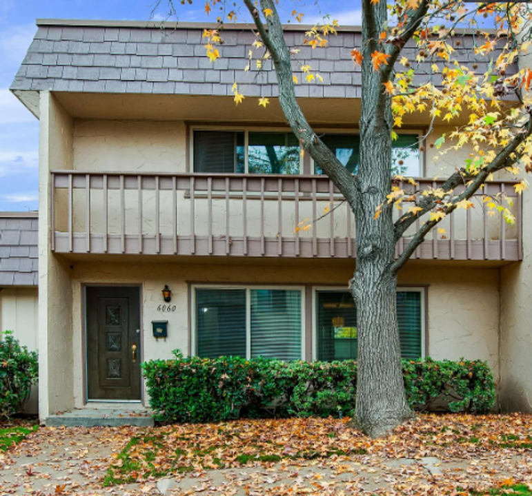 6060 Vía Casitas in Carmichael, CA - Building Photo