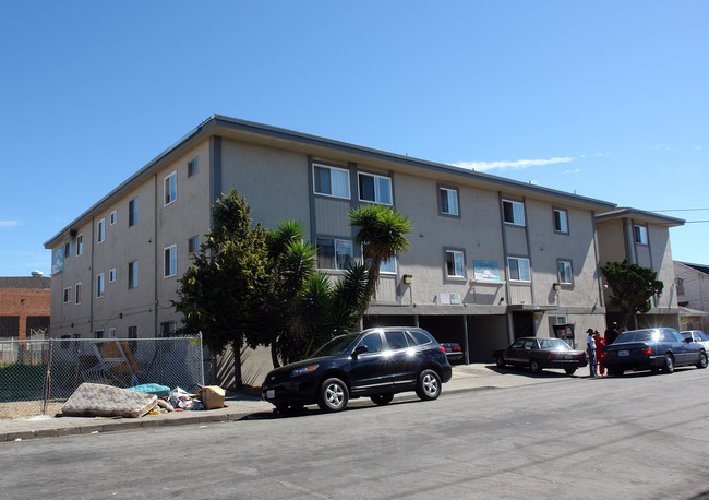 Sunrise Apartments in Richmond, CA - Building Photo - Building Photo