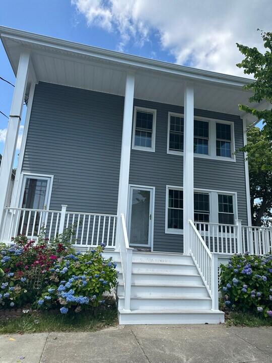 57 Lucas St in New Bedford, MA - Building Photo