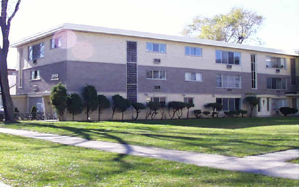 2050 N 18th Ave in Melrose Park, IL - Building Photo - Building Photo