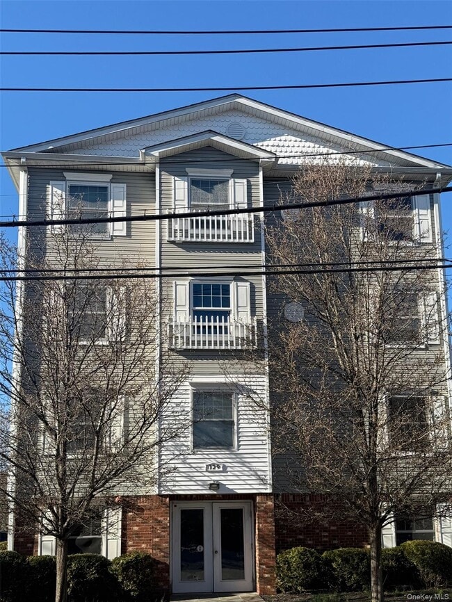 property at 129 New St