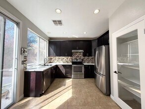 2729 Sweet Willow Ln in Las Vegas, NV - Building Photo - Building Photo