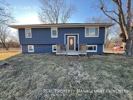 205 N Clark St in Lawson, MO - Building Photo