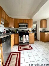 89 Sheridan St, Unit 1 in Boston, MA - Foto de edificio - Building Photo