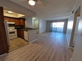1455 E Katie Ave in Las Vegas, NV - Building Photo
