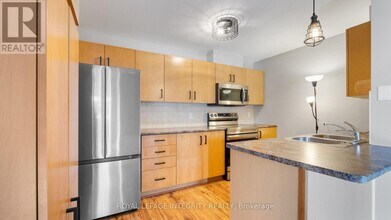 1107 Stittsville Main St in Ottawa, ON - Building Photo - Building Photo