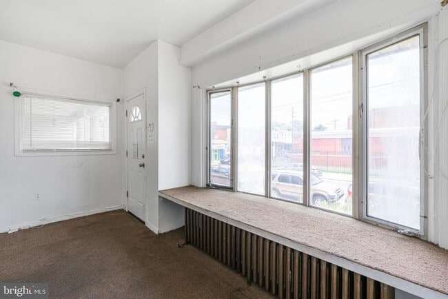 property at 2028 E Ontario St