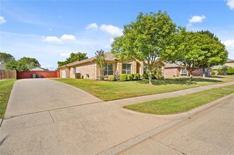 421 Ponderosa Trail in Murphy, TX - Building Photo - Building Photo