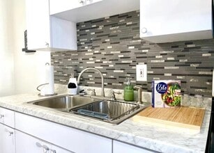 2575 S Himes Ave, Unit A Downstairs in Tampa, FL - Building Photo - Building Photo