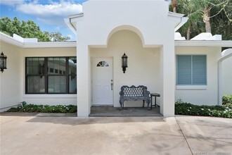 21 Emarita Way in Stuart, FL - Foto de edificio - Building Photo