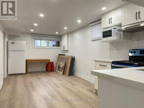 14 Lady Churchill Ct in Toronto, ON - Building Photo - Building Photo