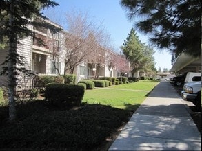 Ariel Glen in Bend, OR - Foto de edificio - Building Photo