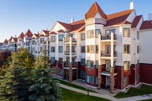 Red Haus Condos in Calgary, AB - Building Photo