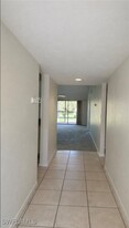 1228 Commonwealth Cir in Naples, FL - Building Photo