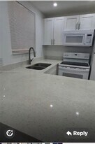 285 NE 191st St in Miami, FL - Building Photo