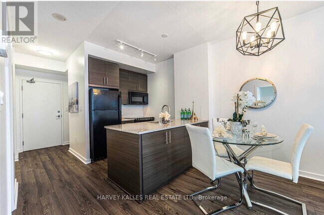 70-1470 Forest Manor Rd in Toronto, ON - Building Photo - Building Photo