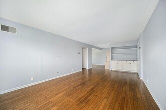 1325 S Maple Rd in Ann Arbor, MI - Building Photo - Building Photo