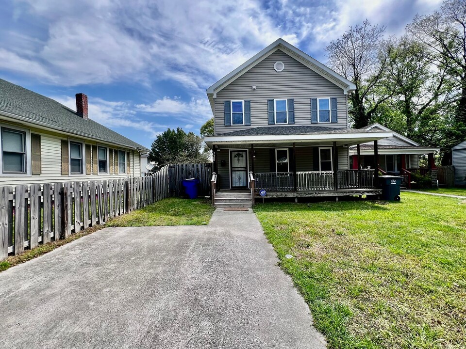 722 Forbes St in Norfolk, VA - Foto de edificio