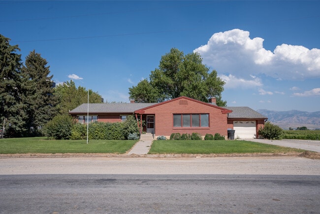 property at 182 S 800 E