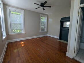 2143 W Clifton Ave in Cincinnati, OH - Building Photo - Building Photo