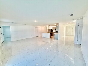 205 SW Chelsea Terrace in Port St. Lucie, FL - Building Photo - Building Photo