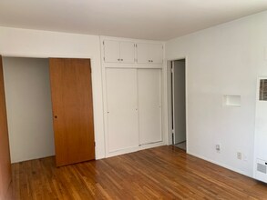 12732 Venice Blvd. in Los Angeles, CA - Foto de edificio - Building Photo