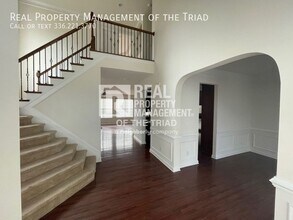 1925 Waterford Village Dr in Clemmons, NC - Building Photo - Building Photo