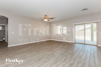 30083 N Royal Oak Way in Queen Creek, AZ - Foto de edificio - Building Photo