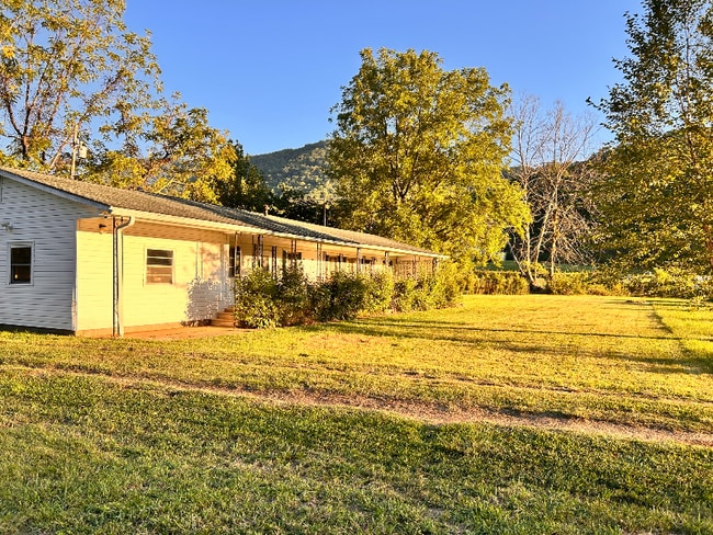 property at 1573 Leatherman Gap Rd